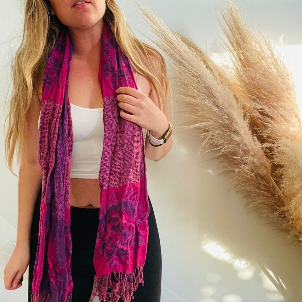 NORDSTROM Pink Purple Tassel Fringe Patchwork Quilt Floral Print Cozy Scarf